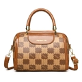 Borsa Boston marrone con motivo a griglia a nuvola e tracolla regolabile in pelle - Marrone