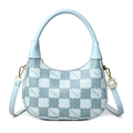 Borsa a mano azzurra a contrasto con motivo a scacchi e tracolla regolabile in pelle - Blu