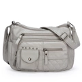 Sac bandoulière carré gris clair en similicuir souple avec multiples poches et rivets - Gris