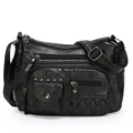 Sac bandoulière noir multi-poches en similicuir souple avec détails matelassés chic - Noir