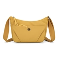 Sac bandoulière demi-lune en nylon jaune gingembre avec large sangle et logo en métal - Jaune