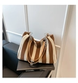 Bolso tote de punto a rayas marrones y crema con asa de cuero y cadena metálica - Marrón