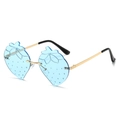 Occhiali da sole a fragola senza montatura con lenti azzurre e stanghette in metallo dorato - Blu