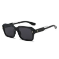 Gafas de sol cuadradas negras clásicas con remaches metálicos y montura brillante - Molde de Cobre Montura Negra Lentes Grises