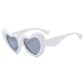 Lunettes de soleil coeur blanches avec verres gris et monture bouffante tendance - Standard / Régulier (incl. TVA 13 %) monture blanche verres gris