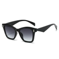 Occhiali da sole cat-eye neri con lenti sfumate grigie e dettagli in metallo - Regolare / Montatura Nera Doppia Lente Grigia