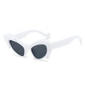 Cat eye zonnebril met wit golvend montuur en donkere glazen in hiphop-stijl - Wit Frame Grijze Lenzen
