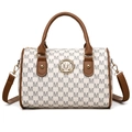 Weiße Boston Bag mit grauem M-Monogramm und dunkelbraunen Lederbesatzdetails - Weiß