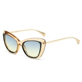 Occhiali da sole cat-eye alla moda con montatura tartarugata ambra e lenti sfumate - Montatura Tè Lenti Blu Gialle