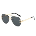 Moderne randlose Pilotenbrille mit goldenem Doppelsteg und dunkelgrauen Gläsern - Goldener Rahmen Graue Gläser