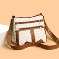Borsa a tracolla beige con motivo a catena marrone e tasche multiple con cerniera per uso diario - Bianco