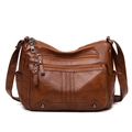 Borsa a tracolla marrone scuro in ecopelle capiente con tasche multiple a zip - Marrone