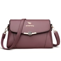 Elegante bordeauxrode crossbodytas met lychee textuur en bloemendetails - Paars