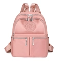 Casual roze nylon rugzak met meerdere ritsvakken en klaverlogo op de voorzijde - Roze