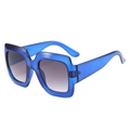 Occhiali da sole quadrati bicolore con montatura blu scuro trasparente e lenti sfumate - Montatura Blu Lenti Grigio Sfumato
