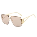 Oversized pilot sunglasses with gradient brown lenses and gold hollow metal temples - Gold Frame Light Tea Lens