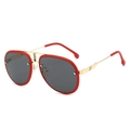 Vintage Pilotenbrille mit goldenem Doppelsteg, rotem Rahmen und grauen Verlaufsgläsern - Roter Rahmen Vollgraue Gläser