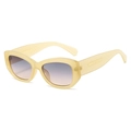 Occhiali da sole cat-eye alla moda con montatura giallo crema e lenti sfumate - Montatura Gialla Lenti Grigio Marroni
