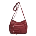 Damen Schultertasche in Weinrot aus PU-Leder mit mehreren Reißverschlüssen und Webmuster-Details - Rot
