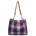 Bolso tote de cuadros morados con correas de cuero marrón y detalles de cadena metálica - Morado