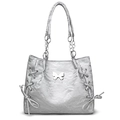 Silberne Tragetasche mit Schleifendetails und Kettenriemen im schlichten Design - Silber