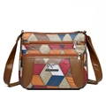 Bolso bandolera con patchwork geométrico colorido y texturas de cuero en relieve - Patchwork Azul y Marrón