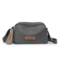 Sac bandoulière en nylon gris anthracite imperméable avec finition satinée et logo - Béton