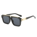 Retro vierkante zonnebril met dubbele brug, zwart montuur en gouden metalen accent - Zwart Frame Grijze Lenzen