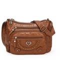 Sac bandoulière marron en similicuir grainé avec détail de charme en forme de cœur - Marron