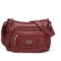 Sac bandoulière en cuir PU souple bordeaux avec plusieurs poches et breloque cœur - Bordeaux