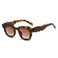 Women's tortoiseshell sunglasses with unique wavy frames and brown gradient lenses - Leopard Frame Gradient Brown Lens