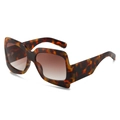 Fashionable oversized square tortoiseshell sunglasses with brown gradient lenses - Leopard Frame Gradient Tea Lenses
