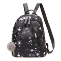 Wasserdichter Oxford-Rucksack mit schwarzem Kosmos- und Galaxie-Sternenhimmel-Print - Plüschball Anhänger Stil / Schwarz (Galaxie-Druck)