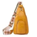 Borsa a tracolla giallo brillante in ecopelle con ampia tracolla intrecciata colorata - Giallo