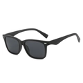 Lunettes de soleil polarisées carrées pour hommes avec monture noire mate et détails argentés - Monture noir sable verres gris
