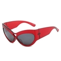 Occhiali da sole cat eye oversize con montatura rossa trasparente e lenti UV400 scure - Montatura Rossa Lenti Grigie