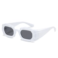 Occhiali da sole bianchi stile Y2K a forma di nuvola con aste larghe e lenti grigie - Regolare / Bianco