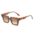 Retro square frame sunglasses featuring tortoiseshell texture and gradient brown lenses - Regular / Leopard Frame Gradient Brown Lens