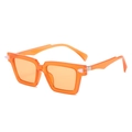 Retro-Sonnenbrille mit quadratischem, orangefarbenem Rahmen und weißen Akzenten - Oranger Rahmen Gelbe Gläser