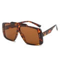 Lunettes de soleil carrées oversize en écaille de léopard avec rivets argentés - Monture Léopard Verres Marron