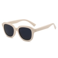 Lunettes de soleil carrées beiges vintage avec verres noirs et rivets pour femmes - Standard / Monture crème standard avec verres gris