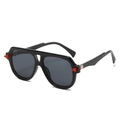 Lunettes de soleil aviateur noires surdimensionnées avec détails pointus rouges - Standard / Monture standard noire avec verres gris et points rouges