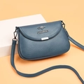 Borsa a tracolla blu navy in ecopelle da donna con patta e logo a canguro in metallo - Blu