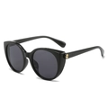 Occhiali da sole cat eye neri con lenti grigio scuro e dettaglio logo in metallo oro - Montatura Nera Lenti Grigie