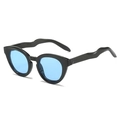 Occhiali da sole ovali con montatura nera, lenti blu e originali stanghette ondulate - Regolare / Montatura Nera Lenti Blu