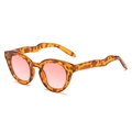 Oval tortoiseshell sunglasses with wavy temples and pink gradient lenses for women - Regular / Tortoise Frame Pink Lenses