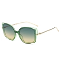 Cat-Eye-Sonnenbrille mit grünem transparentem Rahmen und gold gedrehten Bügeln - Normal / Standard (Inkl. 13 % MwSt.) Grüner Rahmen Grün-gelbe Gläser