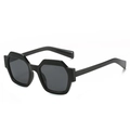 Lunettes de soleil hexagonales noires avec verres gris foncé vue sous un angle de 45° - Standard / Monture Noire Verres Gris