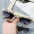 Occhiali da sole cat-eye di lusso con strass di cristallo e lenti viola sfumate - Montatura Argento Lenti Grigie Sfumate