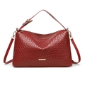 Elegante tiefrote Web-Handtasche mit goldenen Beschlägen und Schultergurt - Rot